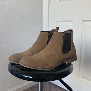 TOPMAN Suede Chelsea Boots